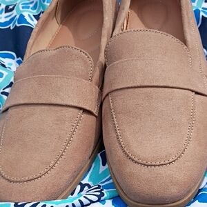 Old West Tan Slip-On Loafers Minimalist Design